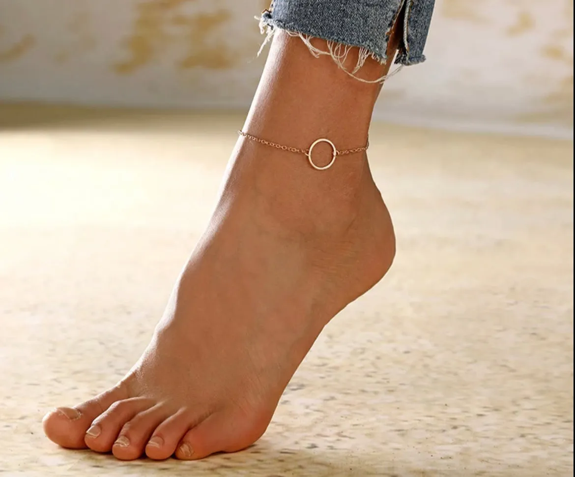 Beautiful Gold Anklet with a Circle Pendant