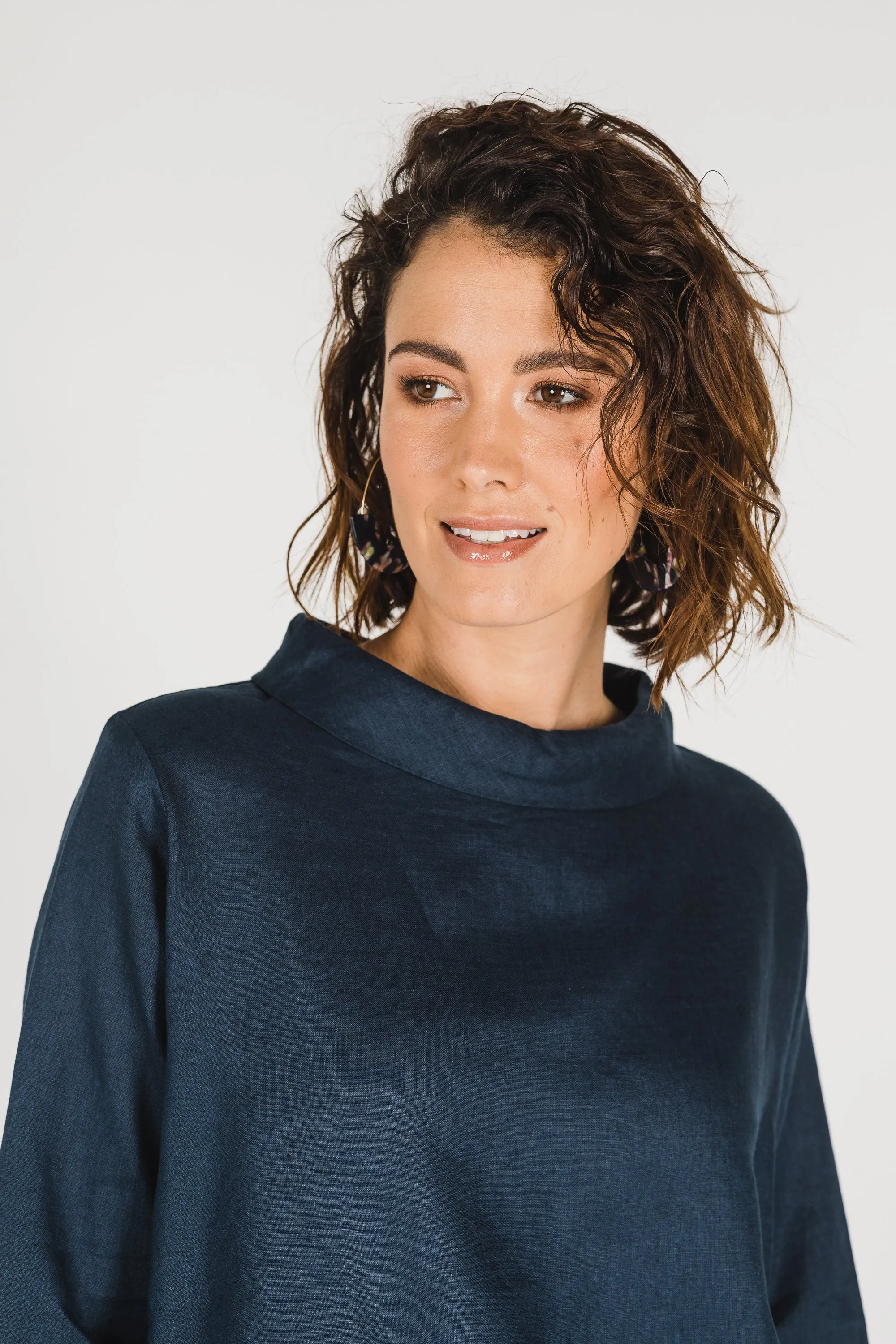 Caro Linen Top Navy