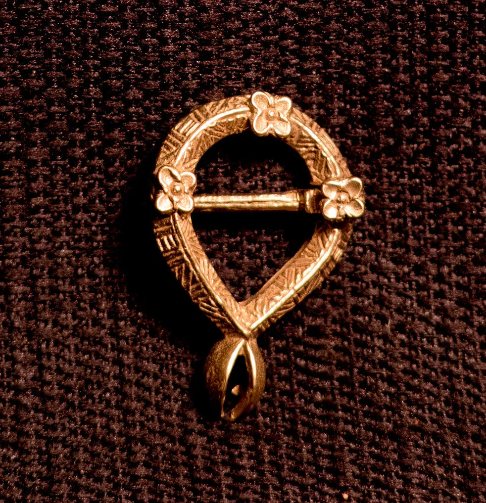 Elongated Annular Brooch - W-52