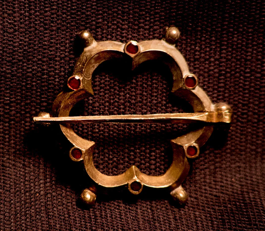 Large Annular brooch 14th - 15th C - W-16